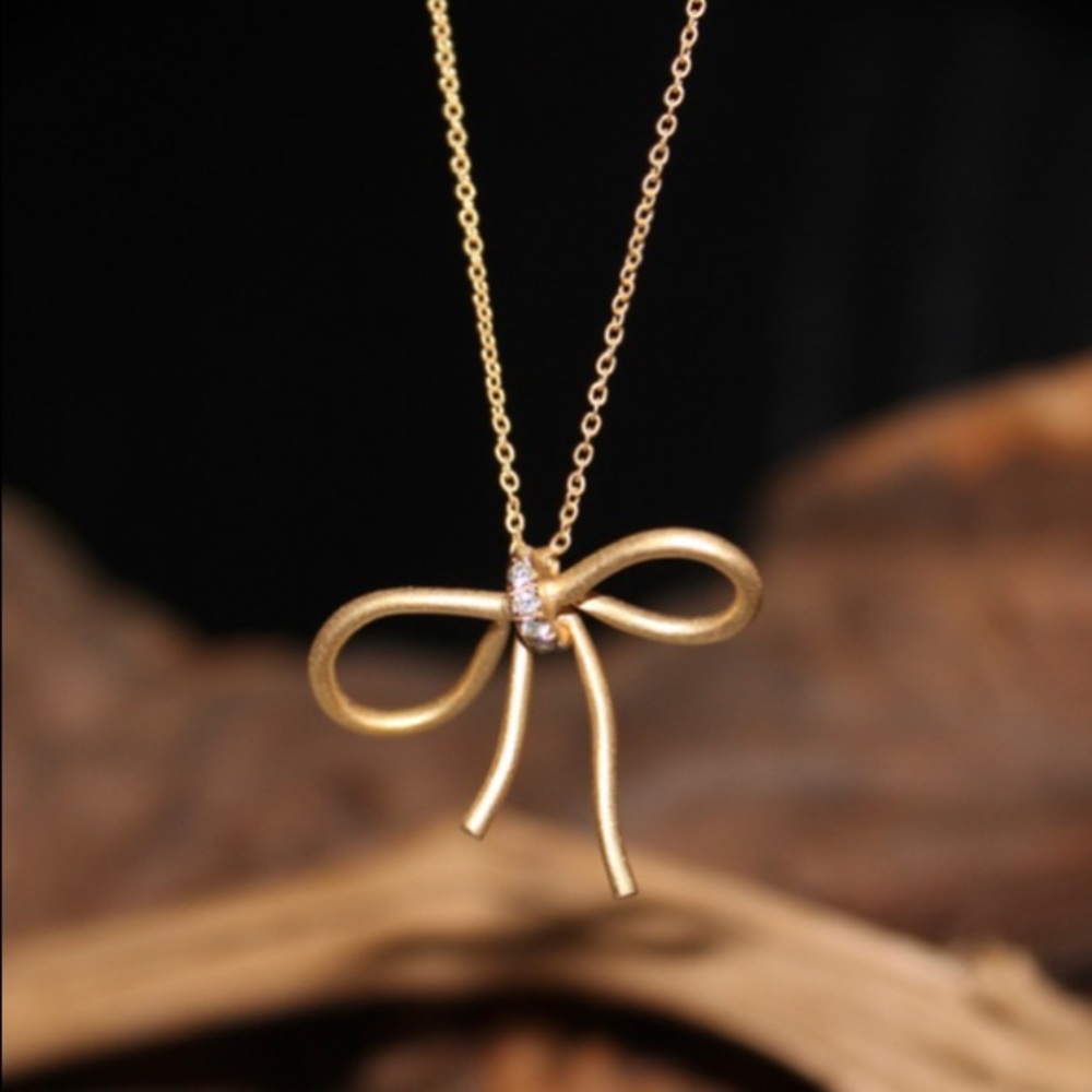 BN! 14kYG Bow with Diamond Accent